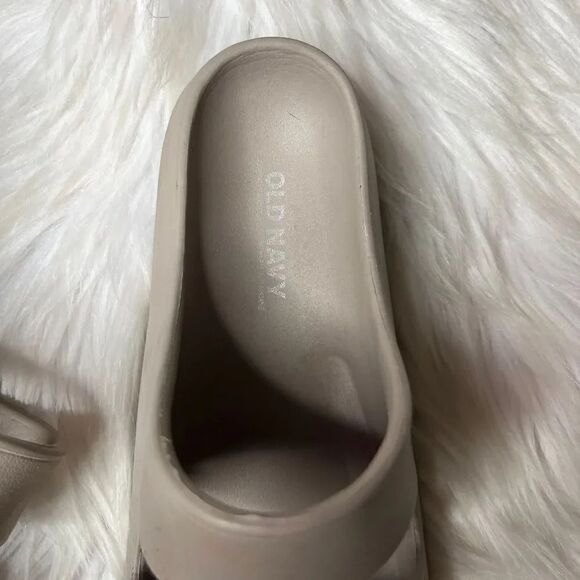 Old Navy Strappy Slide on Sandals Beige Grey Size 1 - Picture 6 of 7